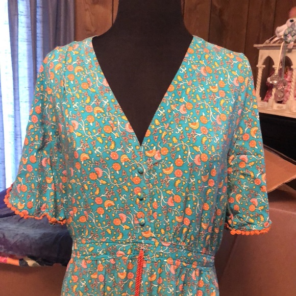 Beautiful Long Women’s Dress with Tassels - Picture 9 of 15